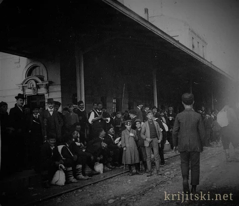 Архивна снимка от личния архив на Николай Братоев-Крижицки